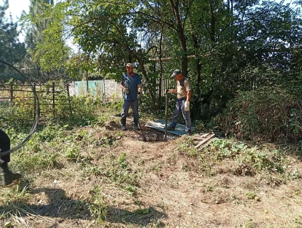 В Стаханове «Лугансквода» устраняет засоры в системе водоотведения В Стаханове «Лугансквода» устраняет засоры в системе водоотведения