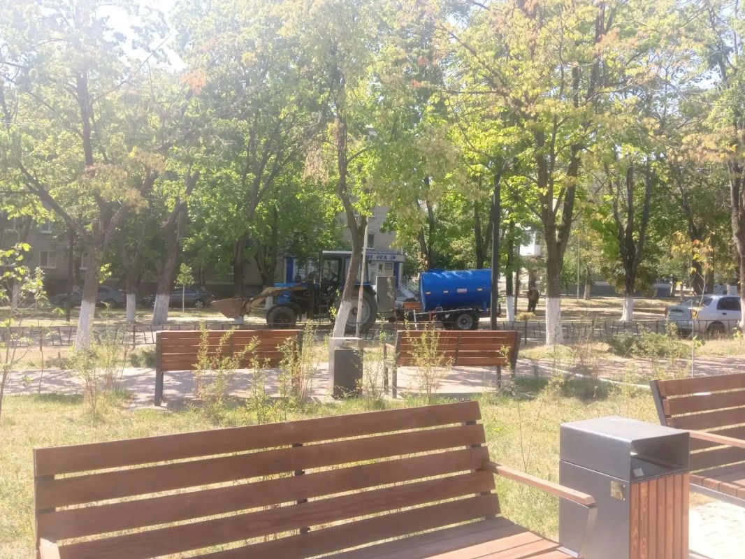 Благоустройство и озеленение: забота о городе продолжается Благоустройство и озеленение: забота о городе продолжается