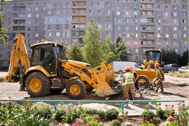 Долгожданные лифты, кровли и благоустройство дворовой территории Долгожданные лифты, кровли и благоустройство дворовой территории