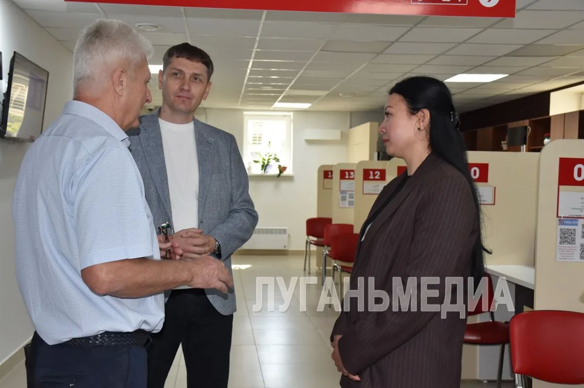 Краснодон с рабочим визитом посетил Председатель Правительства ЛНР Алексей Самойлов Краснодон с рабочим визитом посетил Председатель Правительства ЛНР Алексей Самойлов