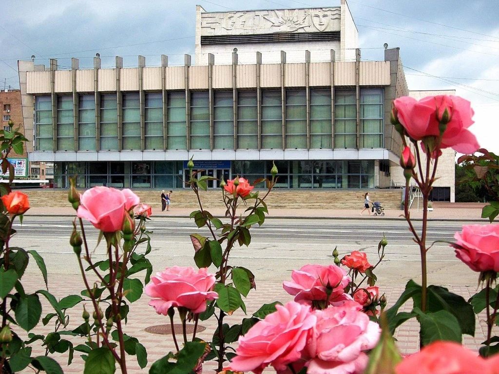 Культурная столица. Встречайте осень с Луганским русским драматическим театром им. П. Луспекаева Культурная столица. Встречайте осень с Луганским русским драматическим театром им. П. Луспекаева