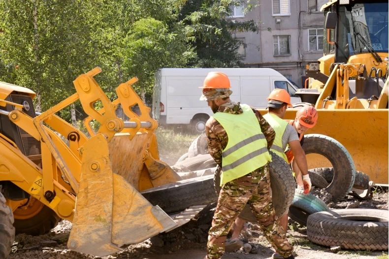 Долгожданные лифты, кровли и благоустройство дворовой территории Долгожданные лифты, кровли и благоустройство дворовой территории
