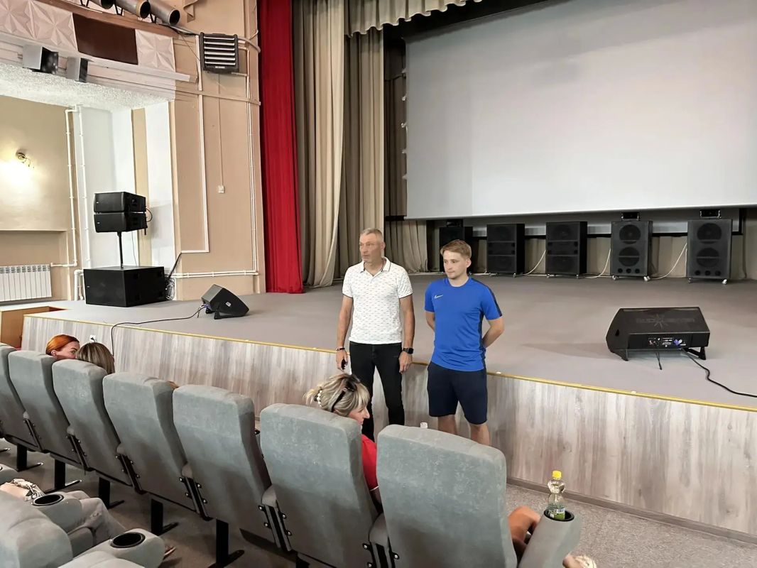 «Киноурок мужества: спортсмены Перевальского округа посмотрели фильм „Золотой дубль“» «Киноурок мужества: спортсмены Перевальского округа посмотрели фильм „Золотой дубль“»