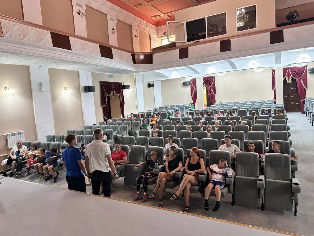 «Киноурок мужества: спортсмены Перевальского округа посмотрели фильм „Золотой дубль“» «Киноурок мужества: спортсмены Перевальского округа посмотрели фильм „Золотой дубль“»