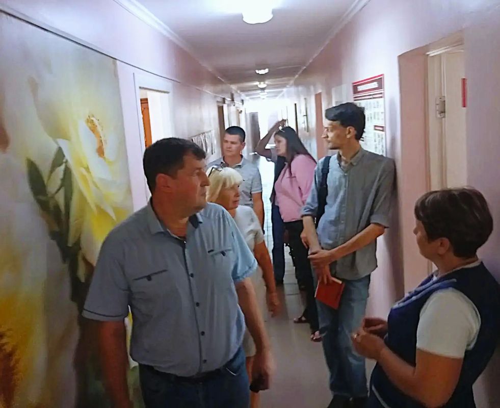 В рамках партийного проекта «Единой России» «Родительская приёмка» активисты местного отделения партии совместно со специалистами управления образования провели проверку готовности образовательных учреждений округа к новому... В рамках партийного проекта «Единой России» «Родительская приёмка» активисты местного отделения партии совместно со специалистами управления образования провели проверку готовности образовательных учреждений округа к новому...