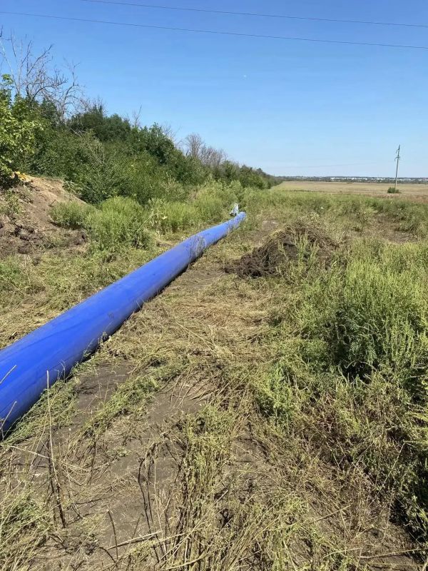 В Ровеньках меняют почти километр аварийного коллектора В Ровеньках меняют почти километр аварийного коллектора