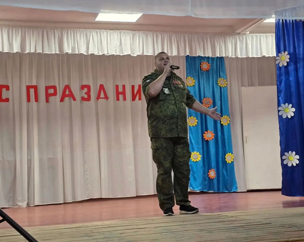 26 августа артисты из Брянки приехали в посёлки, чтобы подарить жителям настоящий праздник 26 августа артисты из Брянки приехали в посёлки, чтобы подарить жителям настоящий праздник