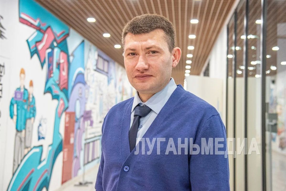 Министр образования ЛНР Евгений Мирошниченко рассказал о возможности выбора формата обучения в новом учебном году