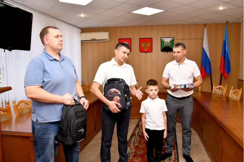 В Свердловском округе нашла свое воплощение в жизнь Всероссийская акция «Собери ребенка в школу» В Свердловском округе нашла свое воплощение в жизнь Всероссийская акция «Собери ребенка в школу»