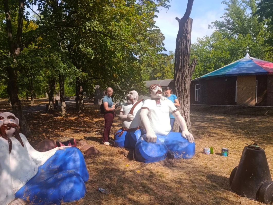 В пгт Краснодон идет подготовка ко Дню посёлка В пгт Краснодон идет подготовка ко Дню посёлка