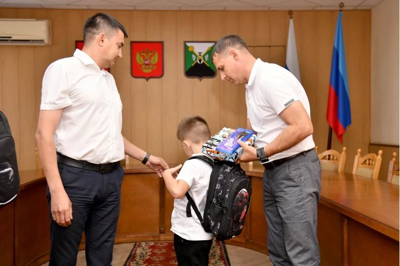 В Свердловском округе нашла свое воплощение в жизнь Всероссийская акция «Собери ребенка в школу» В Свердловском округе нашла свое воплощение в жизнь Всероссийская акция «Собери ребенка в школу»