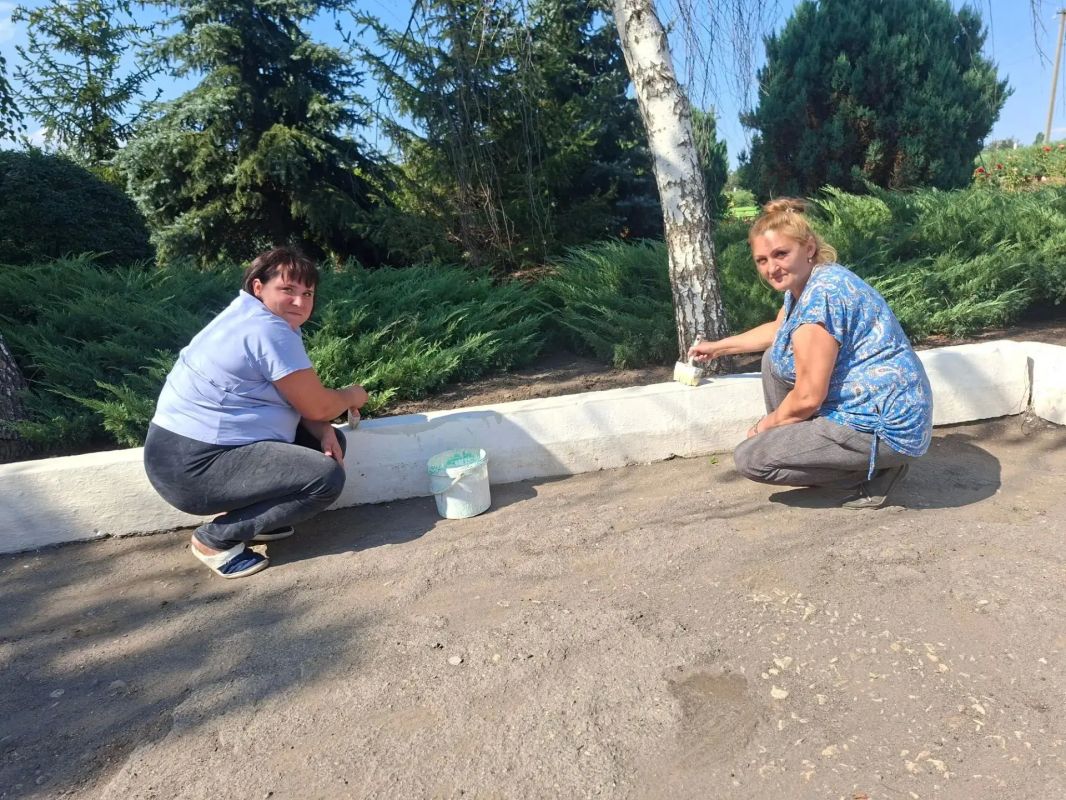 В Городищенском фольклорном центре прошёл очередной субботник В Городищенском фольклорном центре прошёл очередной субботник