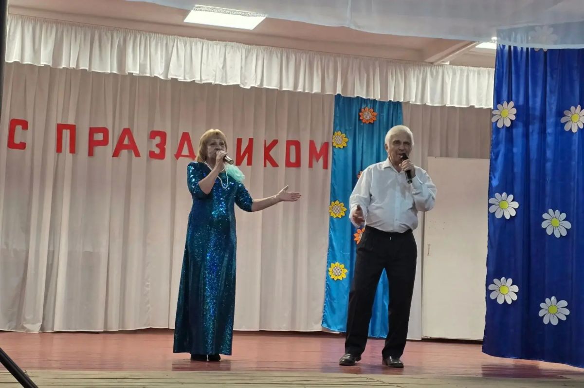 26 августа артисты из Брянки приехали в посёлки, чтобы подарить жителям настоящий праздник 26 августа артисты из Брянки приехали в посёлки, чтобы подарить жителям настоящий праздник