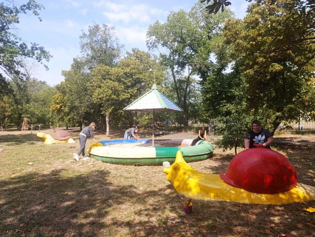В пгт Краснодон идет подготовка ко Дню посёлка В пгт Краснодон идет подготовка ко Дню посёлка