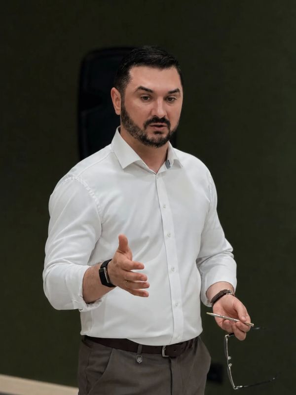 Максим Уваров: «В Перевальске есть над чем работать» Максим Уваров: «В Перевальске есть над чем работать»