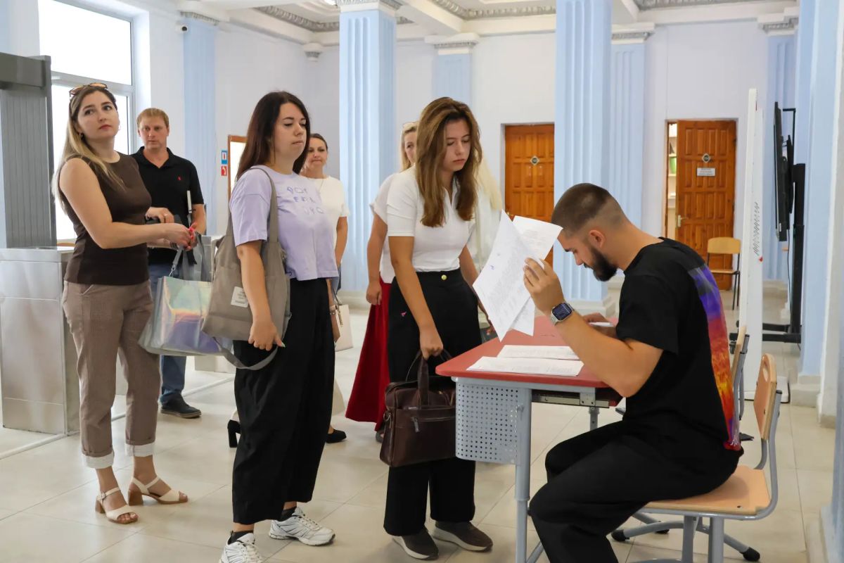 СТАРТОВАЛ креативный хакатон «Реверс культурного кода» в Луганске!