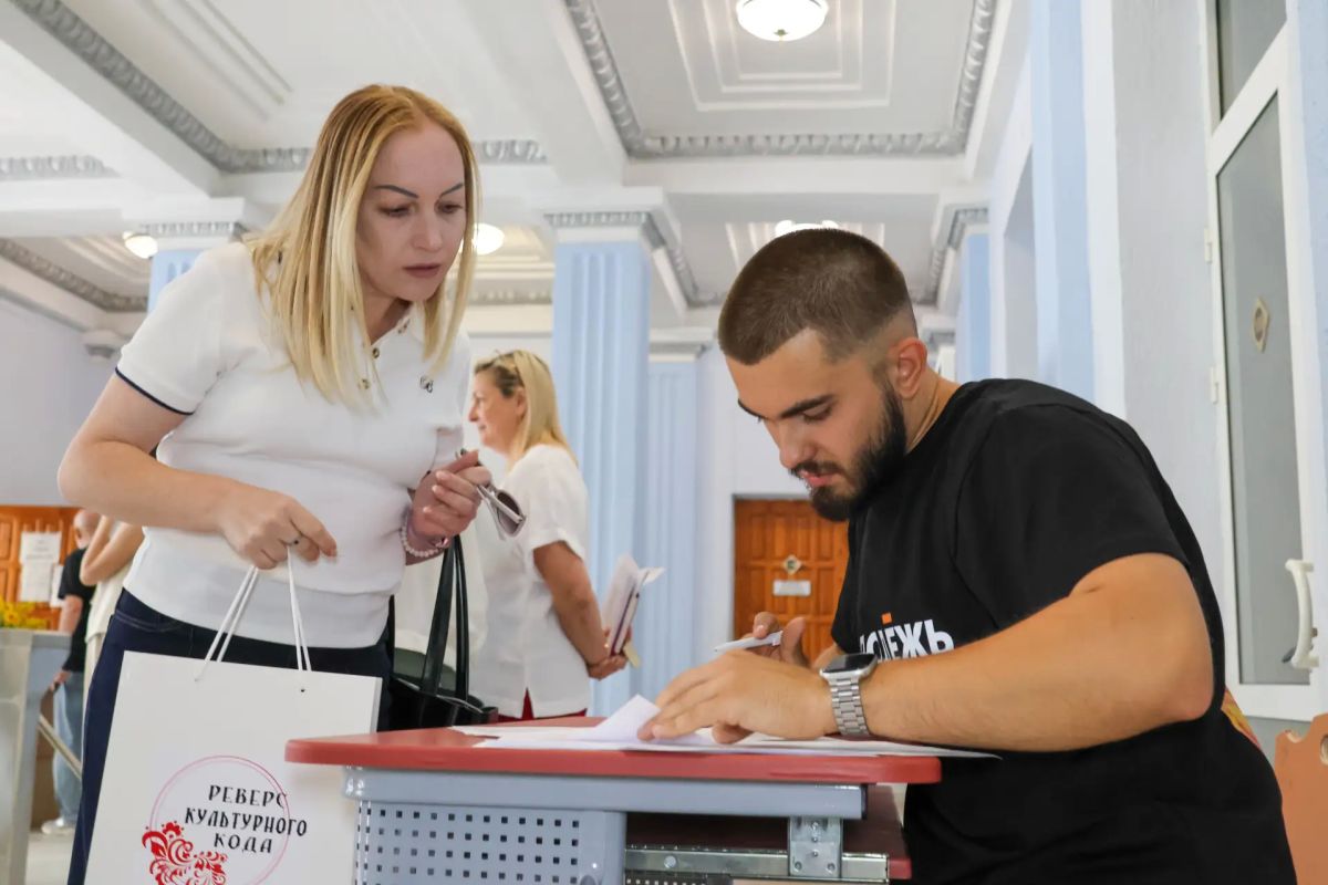 СТАРТОВАЛ креативный хакатон «Реверс культурного кода» в Луганске! СТАРТОВАЛ креативный хакатон «Реверс культурного кода» в Луганске!