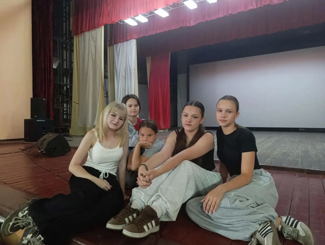 Творческий старт: в Чернухинском Дворце культуры прошла презентация клубных формирований Творческий старт: в Чернухинском Дворце культуры прошла презентация клубных формирований