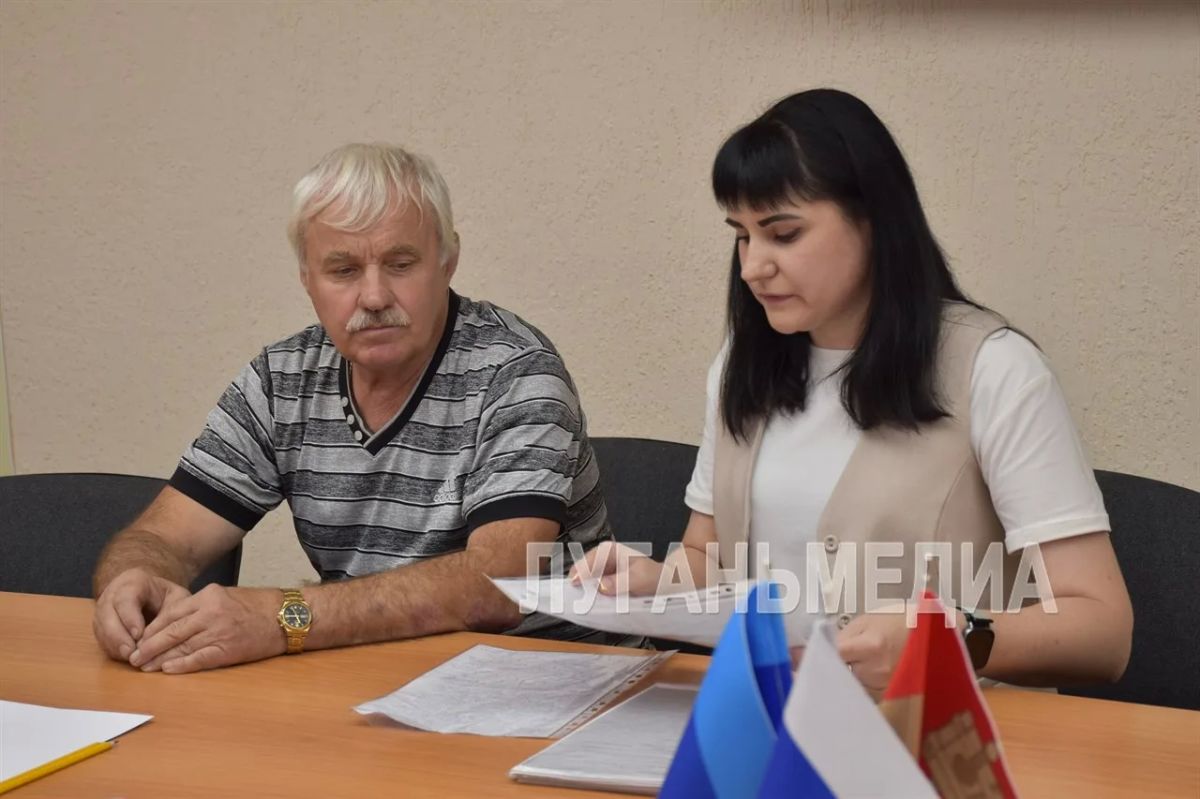В Администрации Алчевска состоялась встреча представителей Комитета семей воинов Отечества с семьями военнослужащих В Администрации Алчевска состоялась встреча представителей Комитета семей воинов Отечества с семьями военнослужащих
