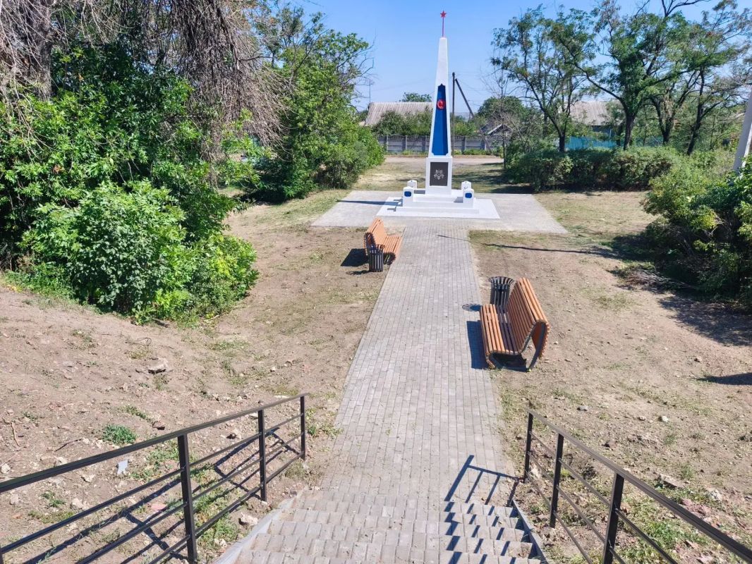 На территории отдела по ОЖД пгт Бугаёвка продолжаются ежедневные работы по благоустройству поселка На территории отдела по ОЖД пгт Бугаёвка продолжаются ежедневные работы по благоустройству поселка