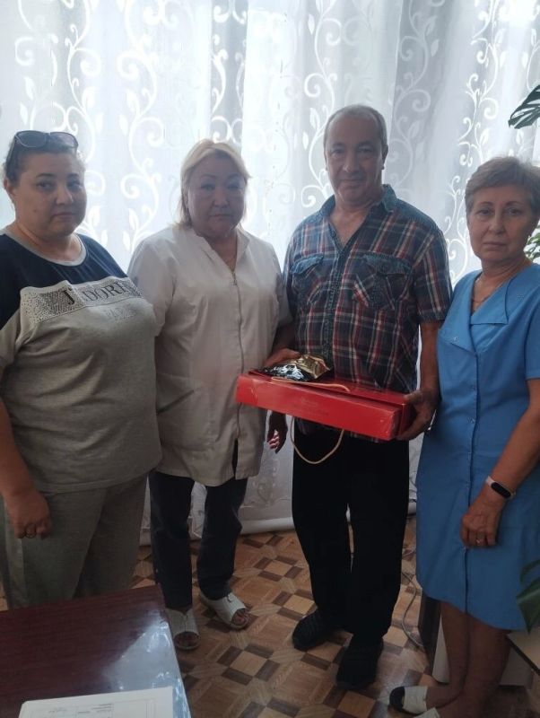 Женсоветы округа поздравили шахтеров-защитников Родины Женсоветы округа поздравили шахтеров-защитников Родины
