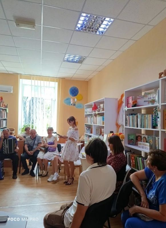 27 августа в библиотеке № 20 состоялся вечер памяти, посвященный нашей землячке, талантливой поэтессе, Евгении Ивановне Перетятой-Бабенко 27 августа в библиотеке № 20 состоялся вечер памяти, посвященный нашей землячке, талантливой поэтессе, Евгении Ивановне Перетятой-Бабенко