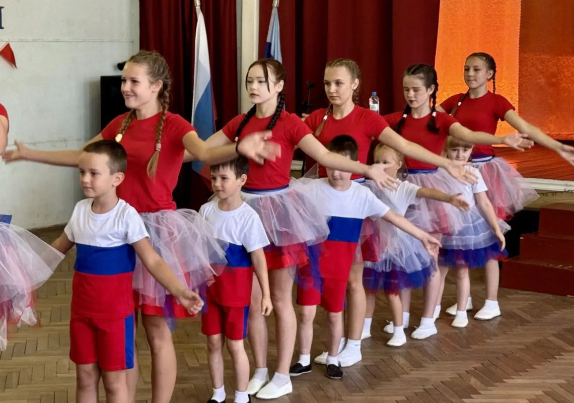 Сегодня в школе № 2 прошла августовская педагогическая конференция, на которой были подведены итоги и дан старт новому учебному году Сегодня в школе № 2 прошла августовская педагогическая конференция, на которой были подведены итоги и дан старт новому учебному году