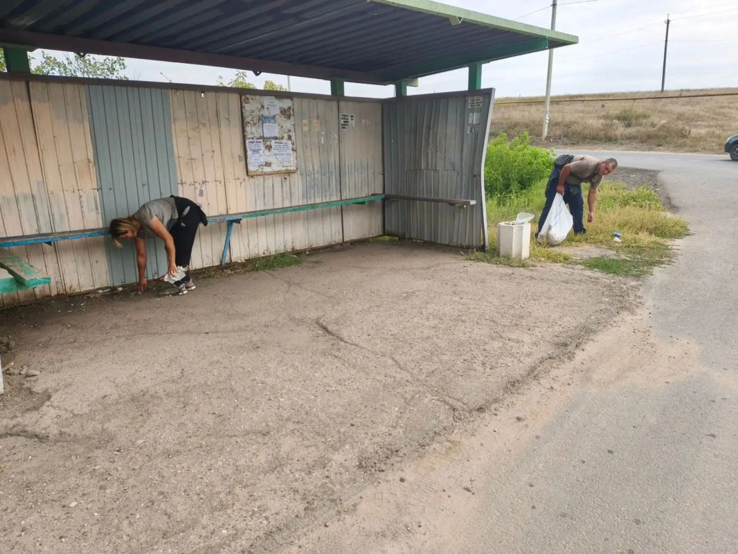 На территории отдела по ОЖД пгт Бугаёвка продолжаются ежедневные работы по благоустройству поселка На территории отдела по ОЖД пгт Бугаёвка продолжаются ежедневные работы по благоустройству поселка