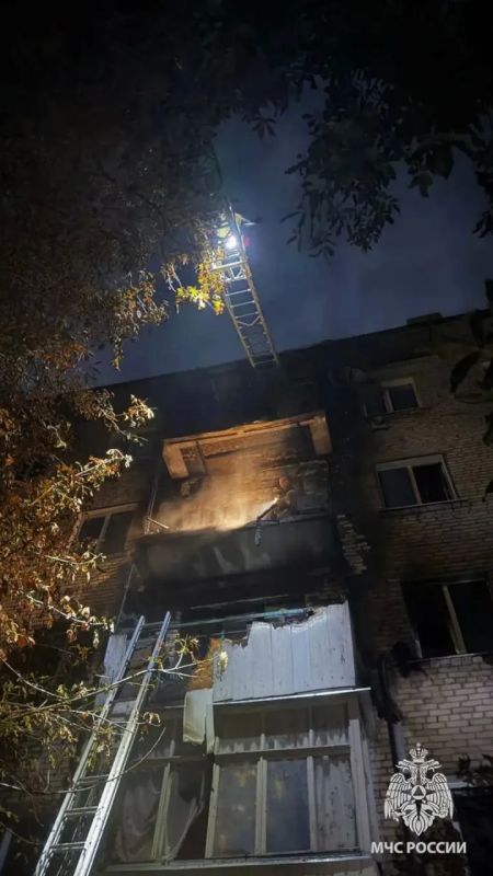 Ночью в Луганске загорелась квартира в квартале Гагарина Ночью в Луганске загорелась квартира в квартале Гагарина