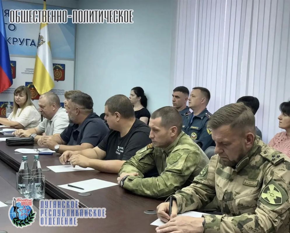 26 августа заместитель руководителя Луганского республиканского отделения Всероссийской общественной организации ветеранов «БОЕВОЕ БРАТСТВО», депутат Народного Совета ЛНР, председатель Комитета по обороне Ян Лещенко посетил... 26 августа заместитель руководителя Луганского республиканского отделения Всероссийской общественной организации ветеранов «БОЕВОЕ БРАТСТВО», депутат Народного Совета ЛНР, председатель Комитета по обороне Ян Лещенко посетил...