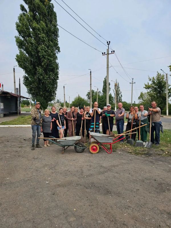 На территории отдела по ОЖД пгт Бугаёвка продолжаются ежедневные работы по благоустройству поселка