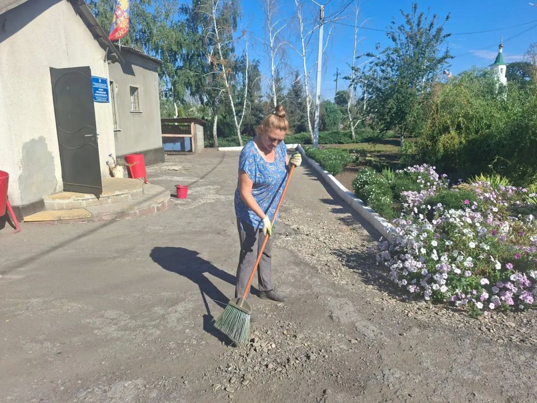 В пгт Городище прошли очередные субботники: поселок стал чище и уютнее В пгт Городище прошли очередные субботники: поселок стал чище и уютнее