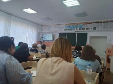 В Лутугинской средней школе № 1 прошел ежегодный августовский интегрированный семинар для педагогов физики, информатики и математики