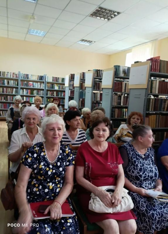 27 августа в библиотеке № 20 состоялся вечер памяти, посвященный нашей землячке, талантливой поэтессе, Евгении Ивановне Перетятой-Бабенко 27 августа в библиотеке № 20 состоялся вечер памяти, посвященный нашей землячке, талантливой поэтессе, Евгении Ивановне Перетятой-Бабенко