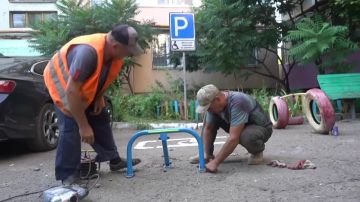 В Свердловске оборудовали парковочные места и спецподъёмник для участников СВО