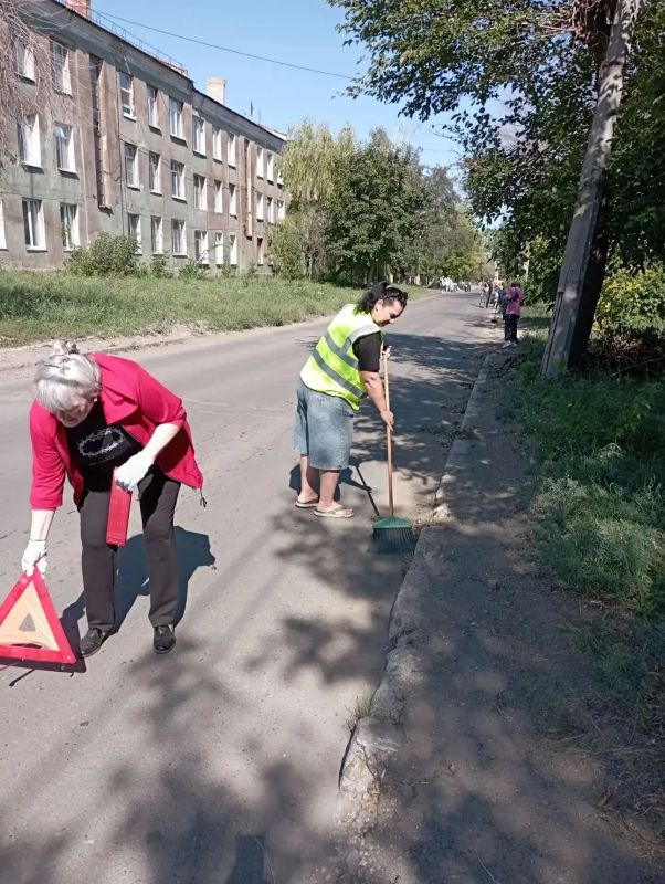 29 августа все учреждения культуры приняли активное участие в уборке территории города 29 августа все учреждения культуры приняли активное участие в уборке территории города