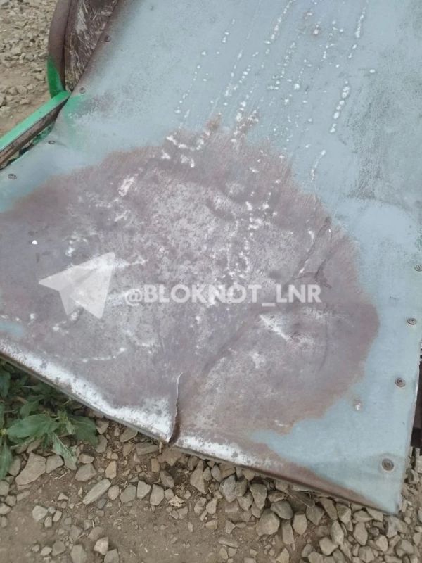 Страшную детскую площадку показали жители Верхнего Камброда в Луганске Страшную детскую площадку показали жители Верхнего Камброда в Луганске