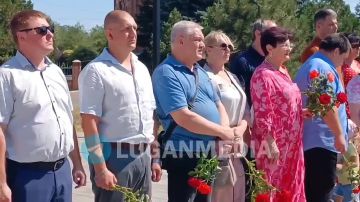 В Первомайске состоялось торжественное открытие памятного знака «Парашют» в честь Воздушно-десантных войск