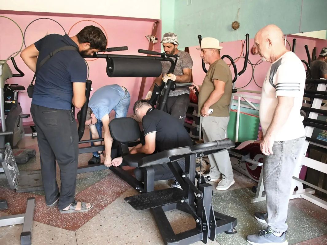 Подрядные организации из региона-шефа сделали подарок нашей спортивной школе ко Дню города Подрядные организации из региона-шефа сделали подарок нашей спортивной школе ко Дню города