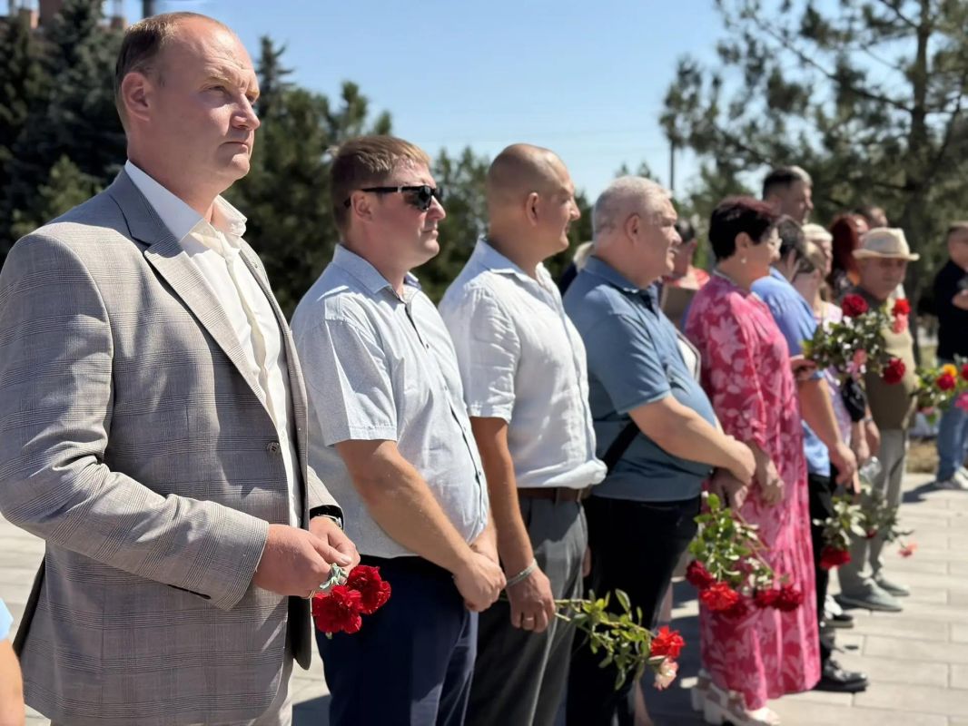 В череде праздничных мероприятий, приуроченных ко Дню города, произошло по-настоящему знаковое событие: в сквере Памяти воинов-интернационалистов был установлен памятный знак «Парашют» в честь военнослужащих...