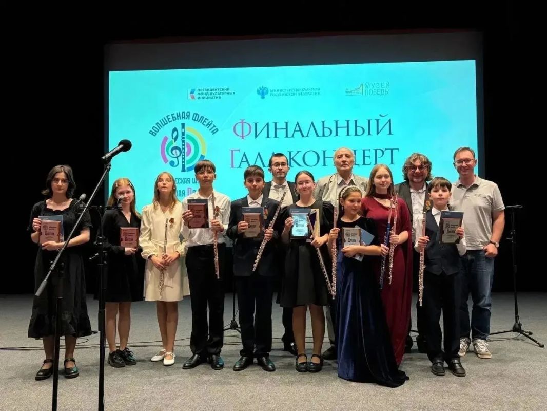 Юная флейтистка из ЛНР покорила Москву! Юная флейтистка из ЛНР покорила Москву!