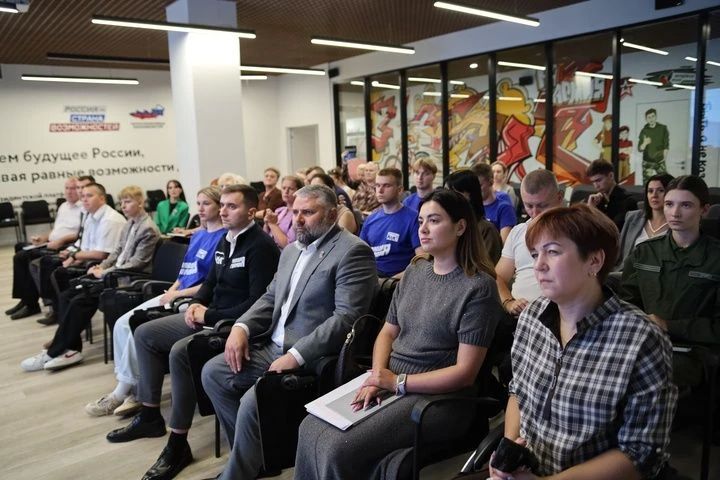 «Вместе сильнее»: как в Луганске объединяют ресурсы для поддержки СВО «Вместе сильнее»: как в Луганске объединяют ресурсы для поддержки СВО