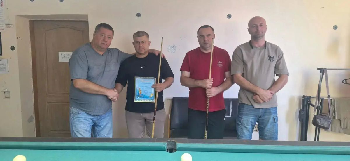 Славяносербск отметил День шахтера турнирами по шахматам и бильярду Славяносербск отметил День шахтера турнирами по шахматам и бильярду