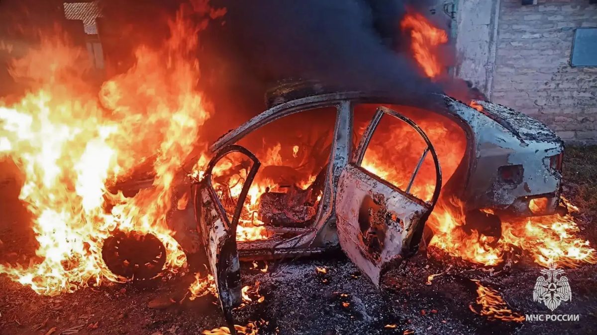 Пожарные за полчаса ликвидировали возгорание в частном секторе Первомайска Пожарные за полчаса ликвидировали возгорание в частном секторе Первомайска