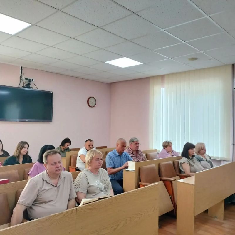 В Администрации городского округа город Ровеньки прошло плановое рабочее совещание В Администрации городского округа город Ровеньки прошло плановое рабочее совещание