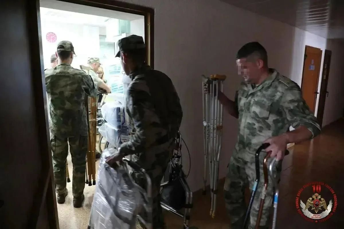Росгвардейцы помогли социальным учреждениям ЛНР перед новым учебным годом Росгвардейцы помогли социальным учреждениям ЛНР перед новым учебным годом