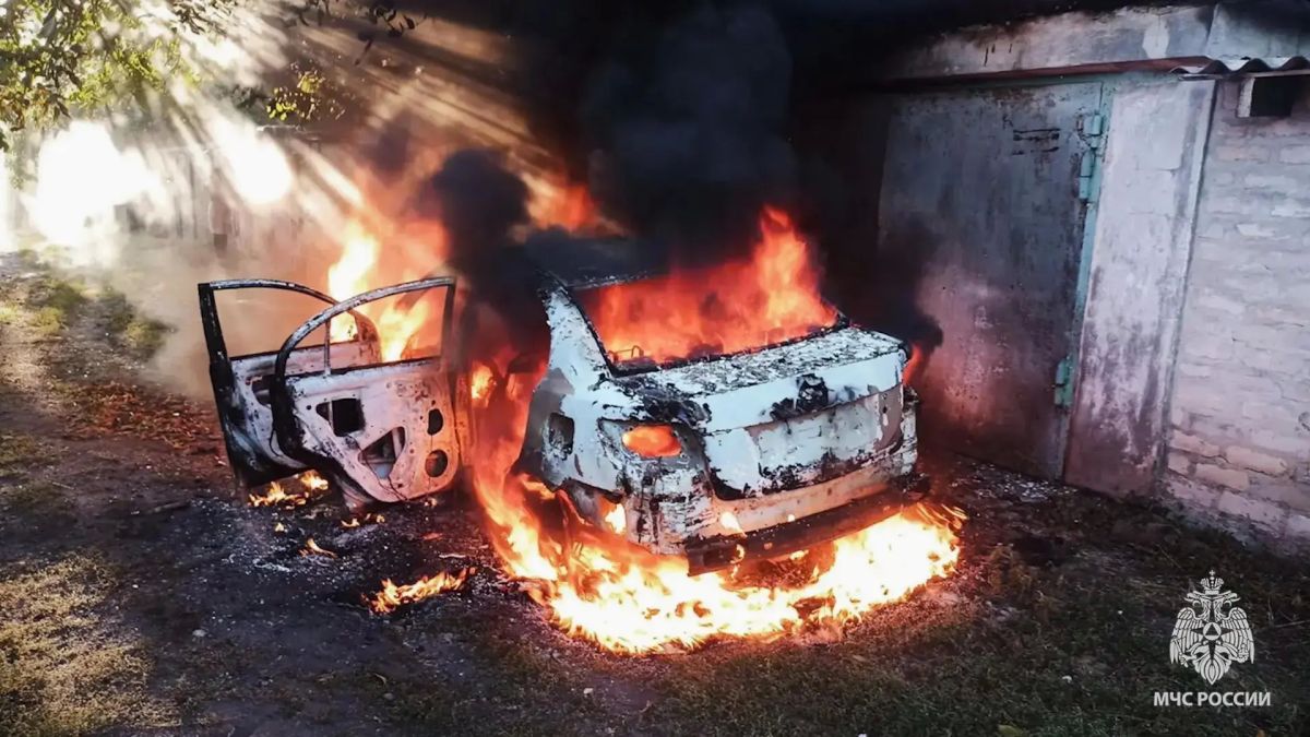 Пожарные за полчаса ликвидировали возгорание в частном секторе Первомайска Пожарные за полчаса ликвидировали возгорание в частном секторе Первомайска
