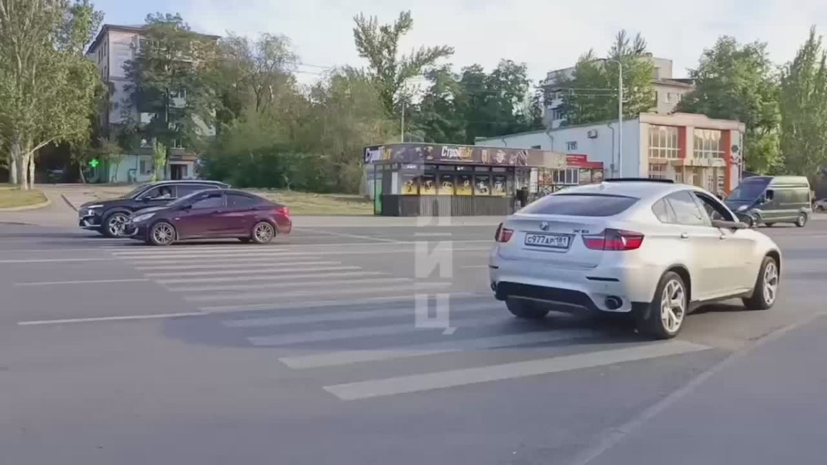 ДТП на квартале имени 50-летия Октября в Луганске! Светофоры не работают
