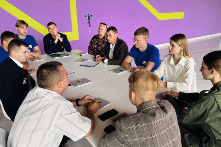 «Вместе сильнее»: как в Луганске объединяют ресурсы для поддержки СВО «Вместе сильнее»: как в Луганске объединяют ресурсы для поддержки СВО