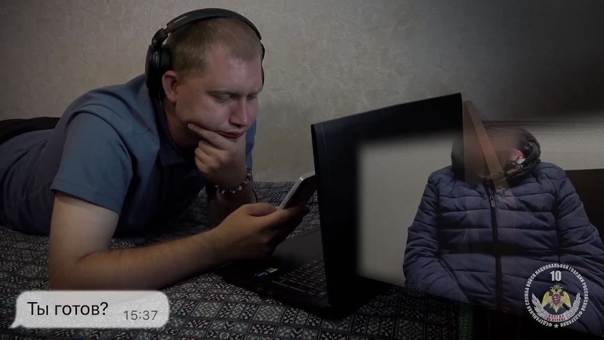 #ВместеПротивТеррора. Вражеская агентура активно использует различные методы вербовки, предлагая «лёгкий заработок» и маскируя под этим задачи разведывательного и террористического характера